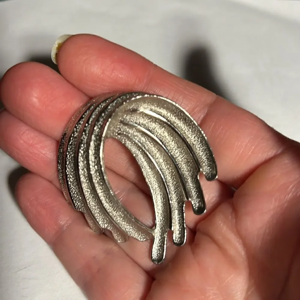 Vintage Faux Silver brooch.